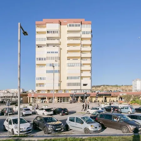 Two-bedroom Beachfront With Pool - Apartment Costa da Caparica