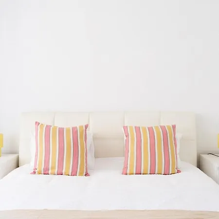 Apartment Two-bedroom Beachfront With Pool - Costa da Caparica
