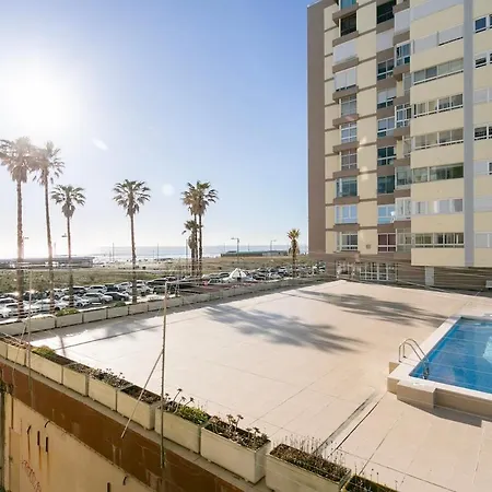 Apartment Two-bedroom Beachfront With Pool -