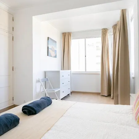 Apartment Two-bedroom Beachfront With Pool - *